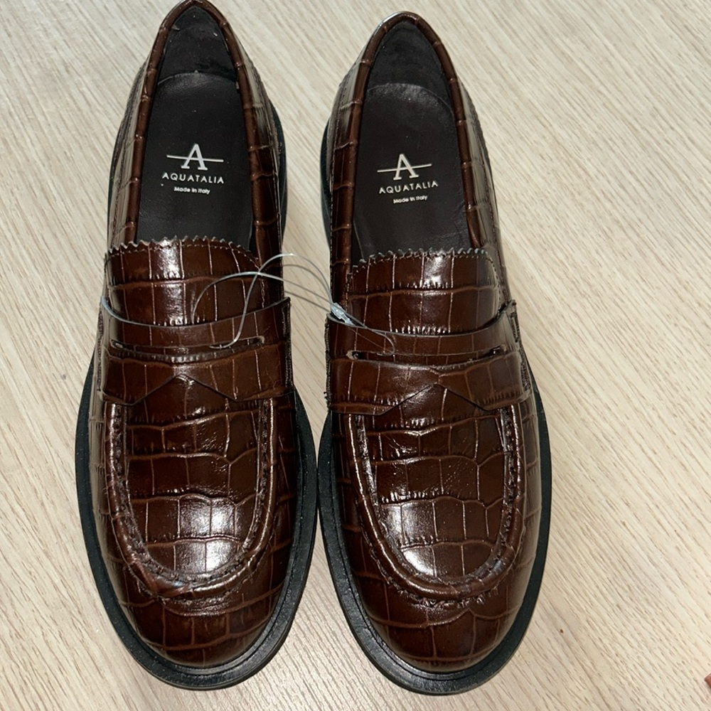 Aquatalia Marice Brown Leather Embossed
Crocodile Loafers NEW